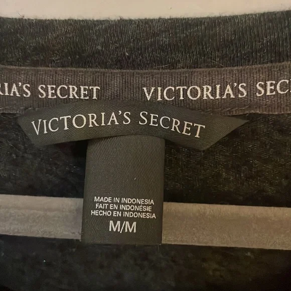 Victoria’s Secret short sleeve tee - Size M - Picture 4 of 6